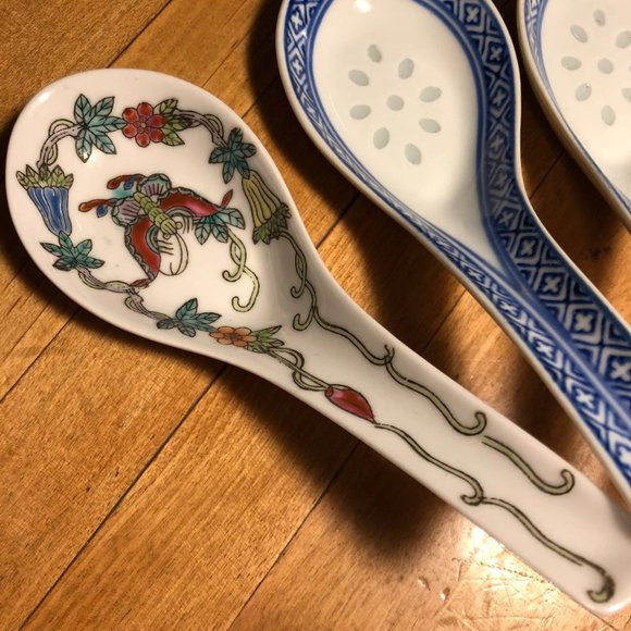 Set Of 4 Vintage Porcelain Chinese Soup Spoons 5.5” Blue Print and Butterfly - Picture 3 of 7
